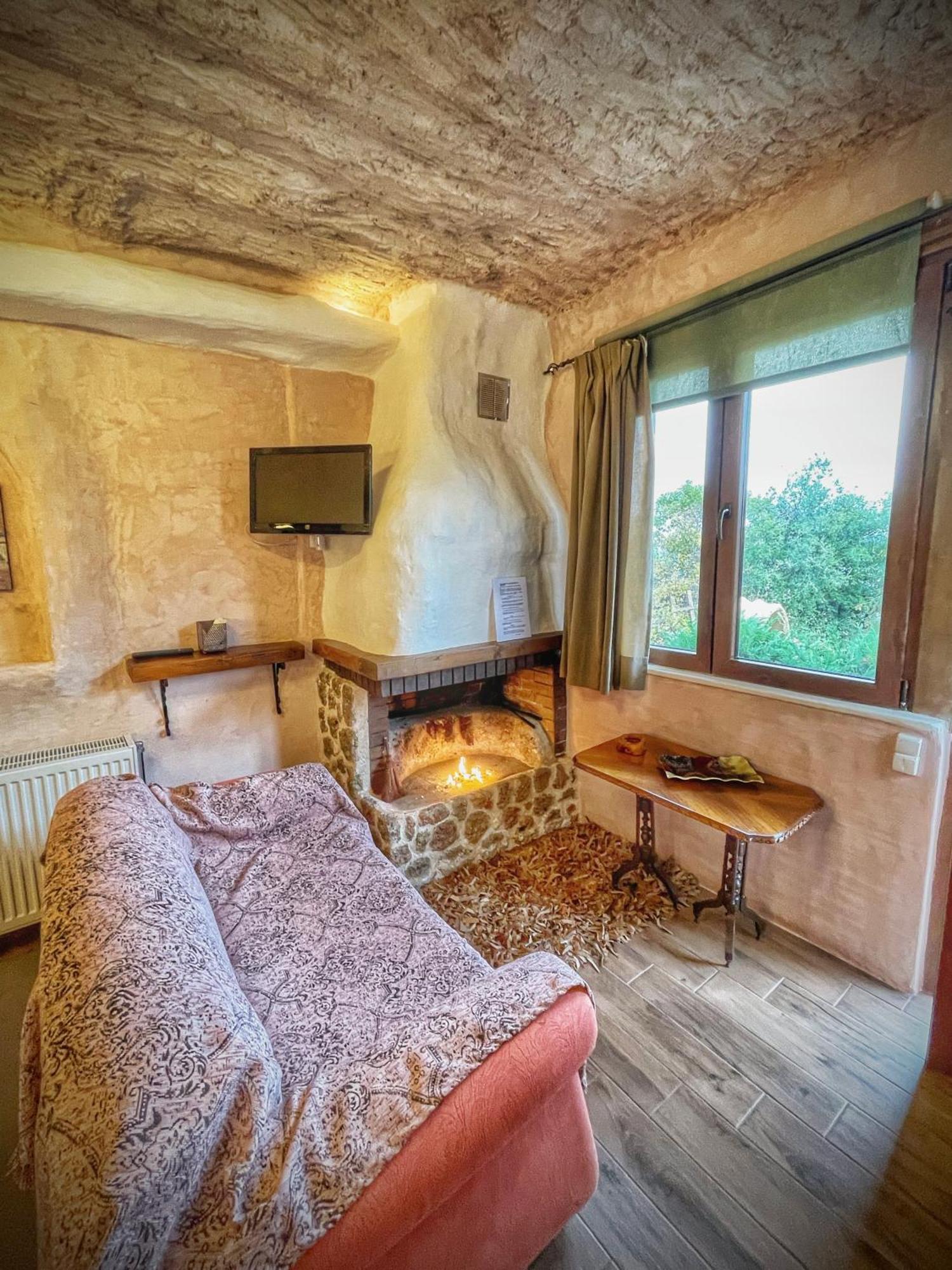 Anilia Guesthouse Synikia Mesi Trikalon Exterior foto