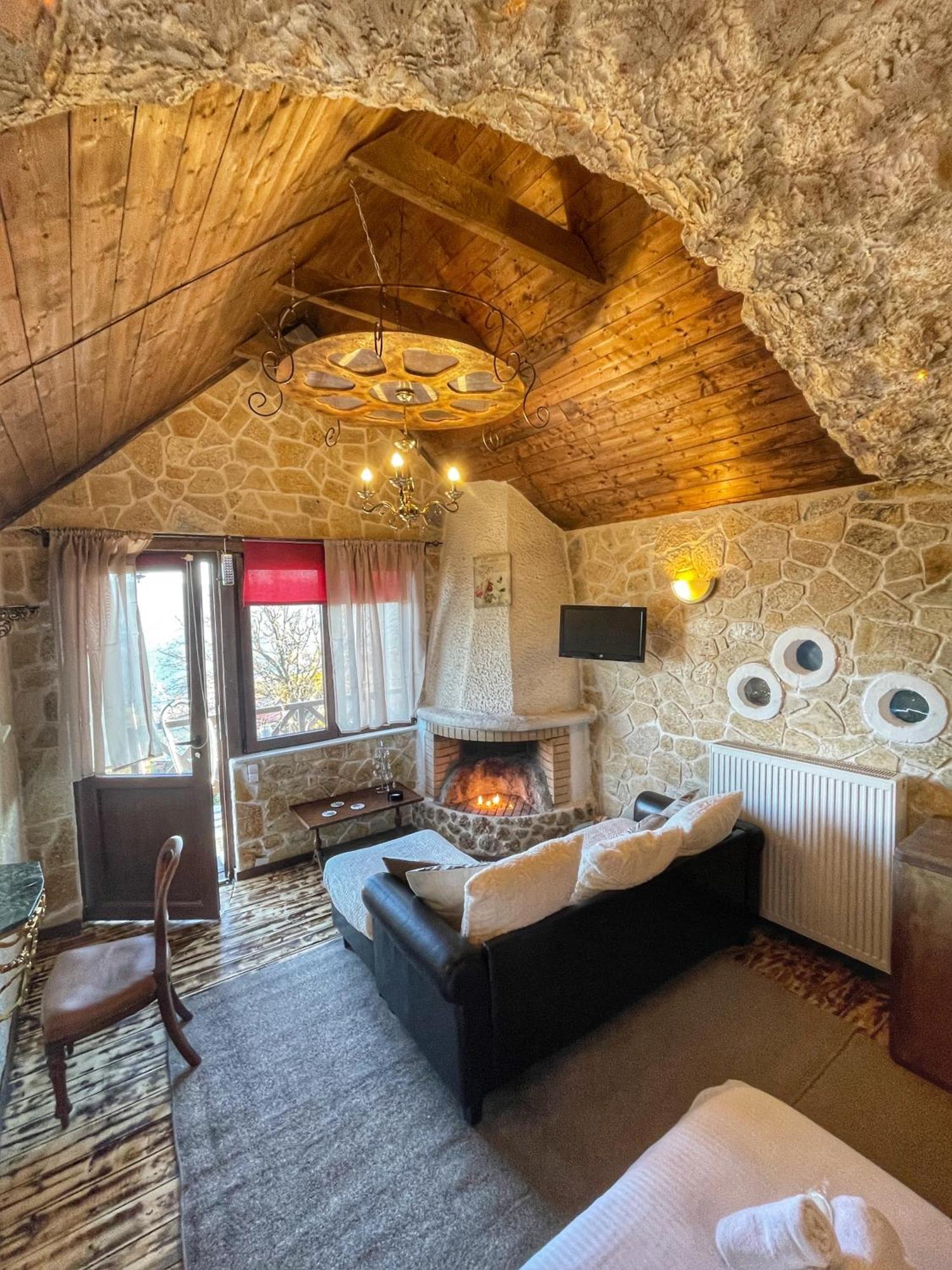 Anilia Guesthouse Synikia Mesi Trikalon Exterior foto
