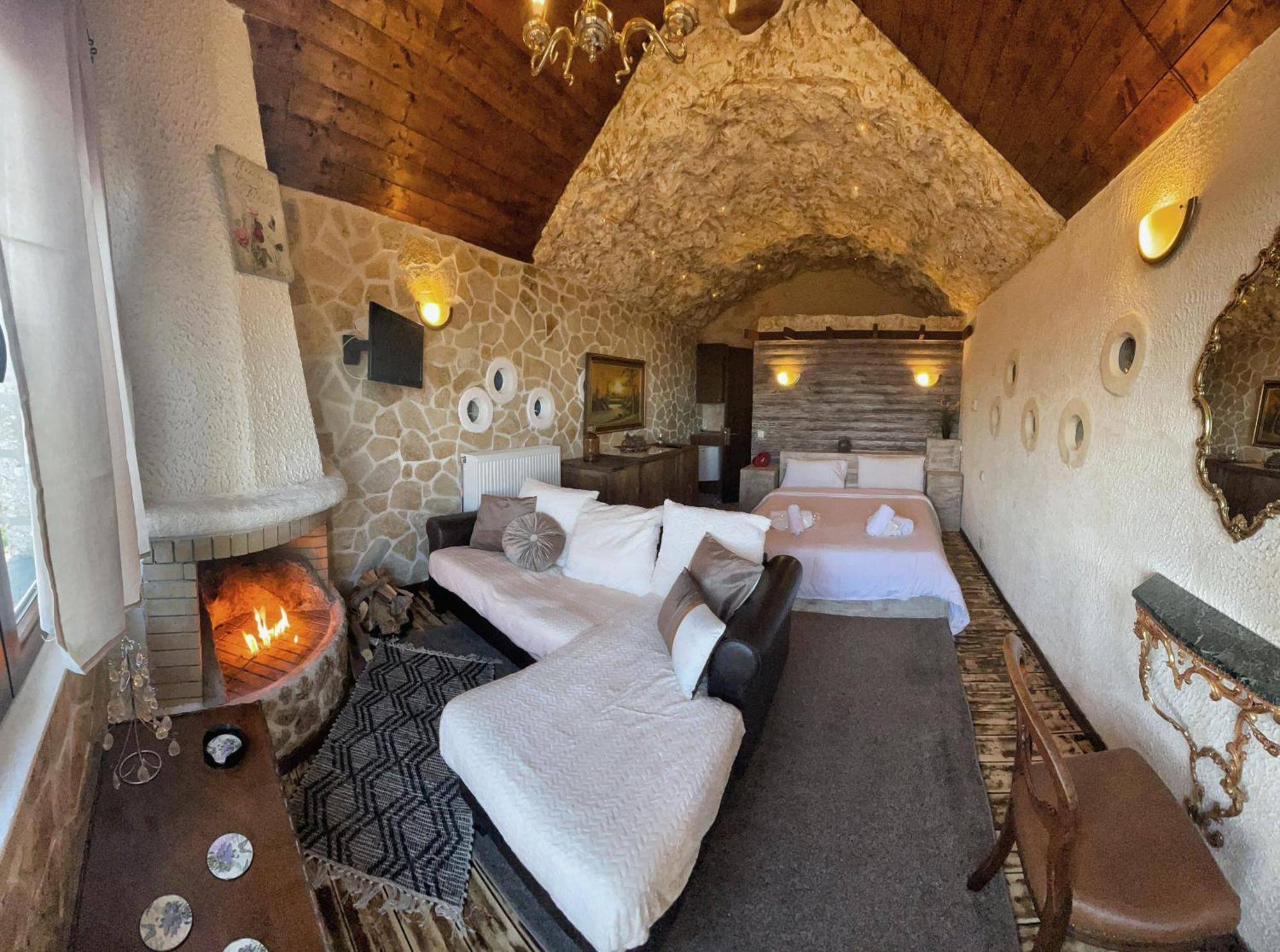 Anilia Guesthouse Synikia Mesi Trikalon Exterior foto