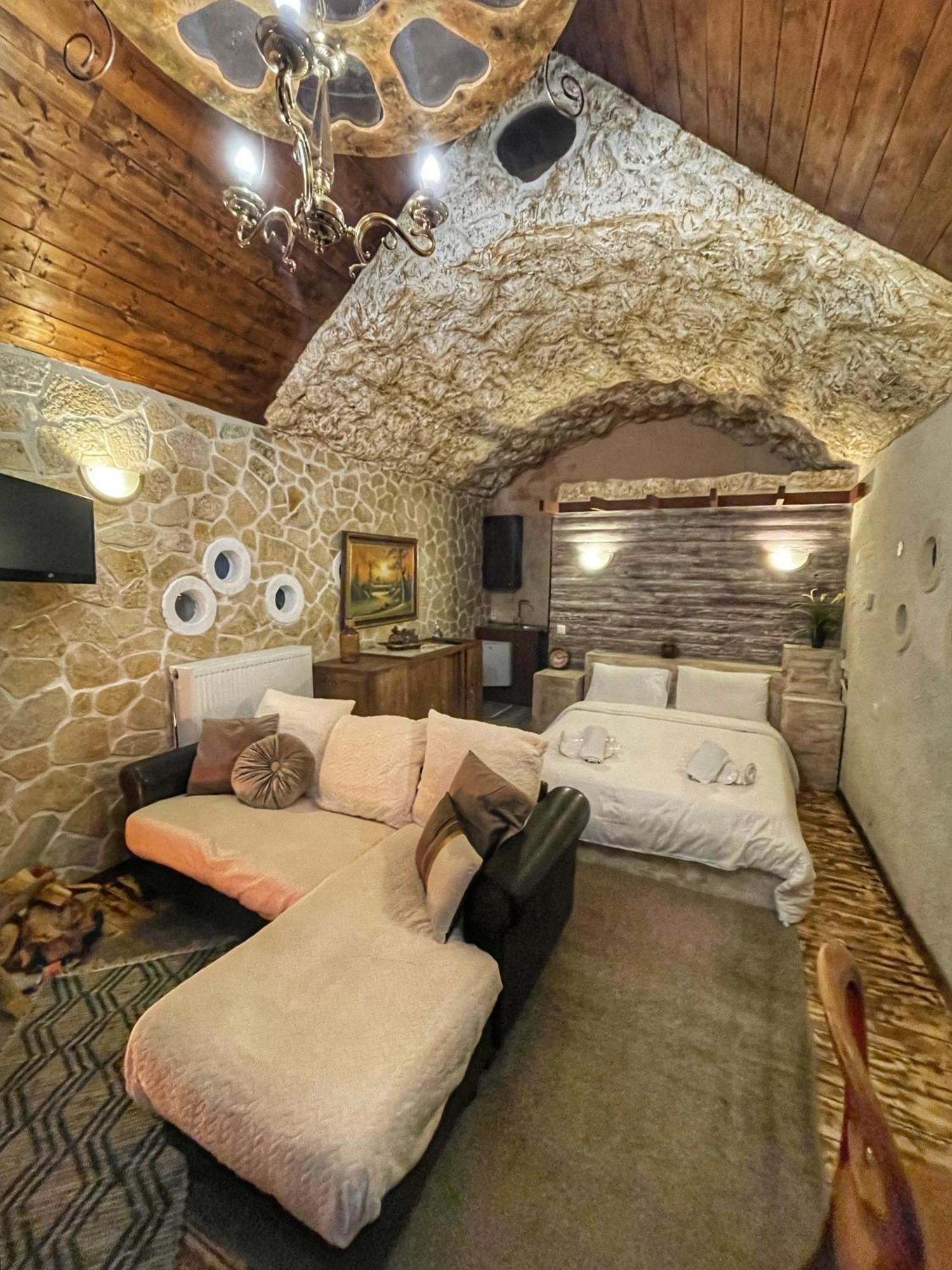 Anilia Guesthouse Synikia Mesi Trikalon Exterior foto
