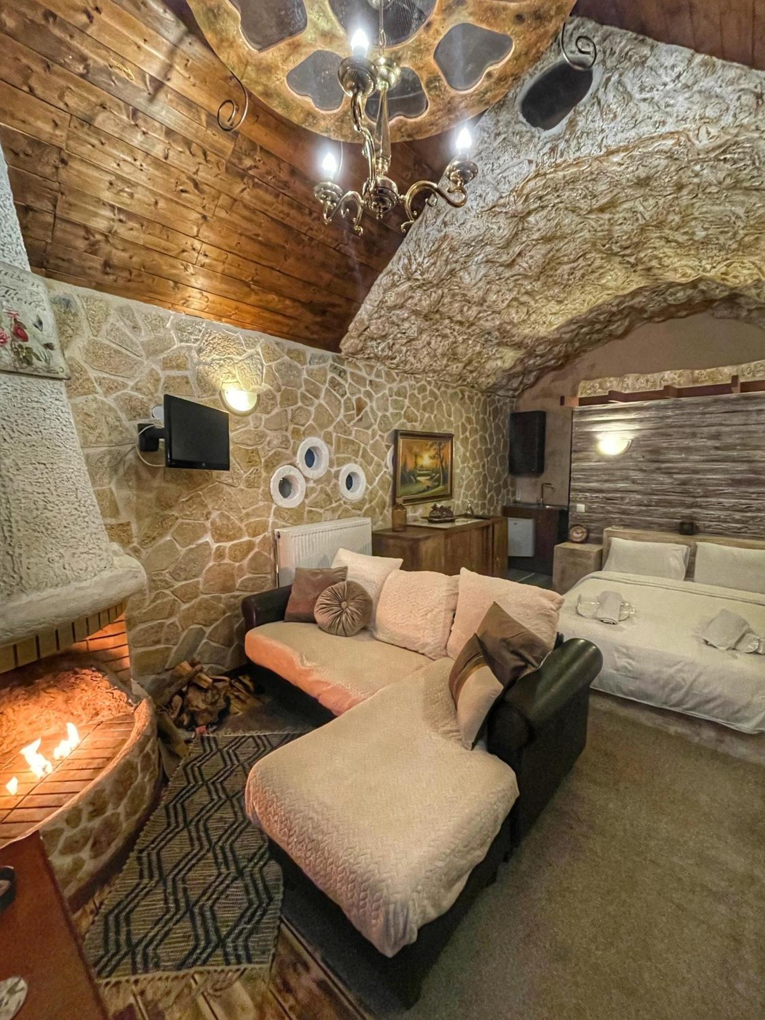 Anilia Guesthouse Synikia Mesi Trikalon Exterior foto
