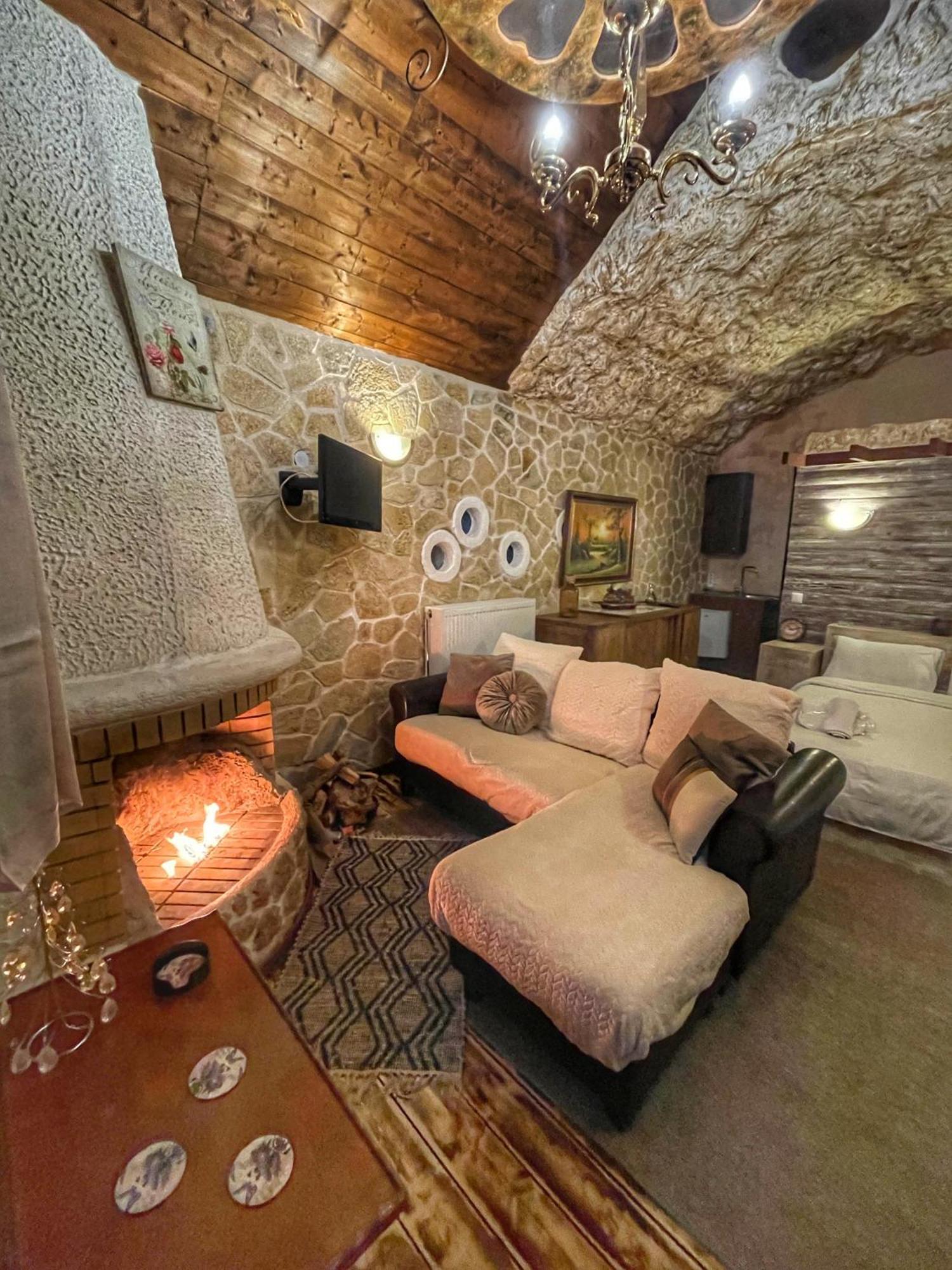 Anilia Guesthouse Synikia Mesi Trikalon Exterior foto